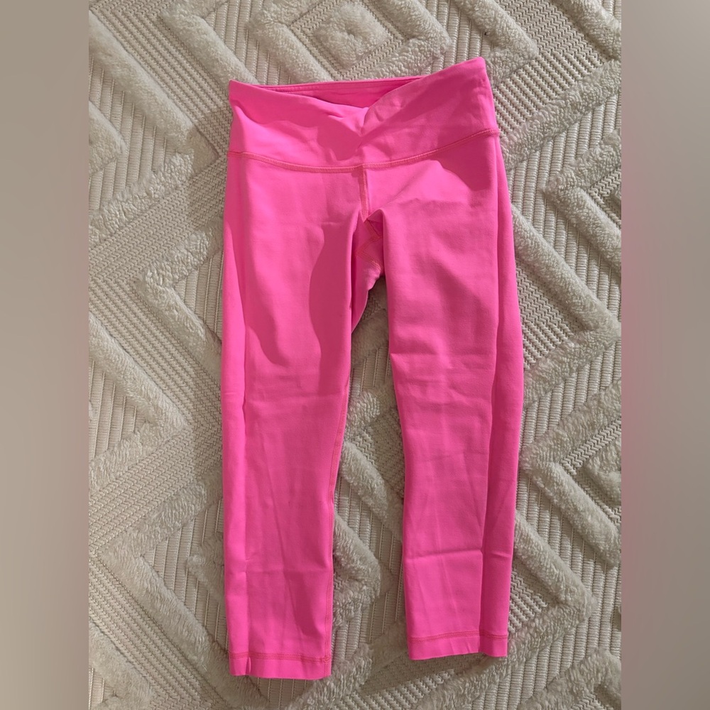 Lululemon Athletica Hot Pink 3/4 Crop Leggings